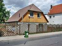Einfamilien-Fertighaus mit einer Grundfläche von 100 m², 1,15m zu tief gegründet.