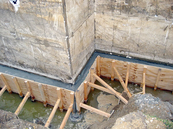 Hebung aus dem Grundwasser in Delitzsch